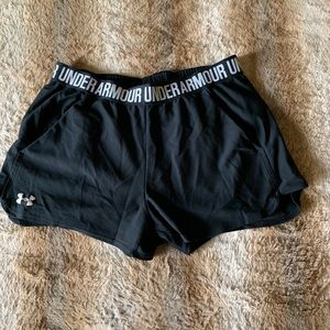 Under Armour short with pockets